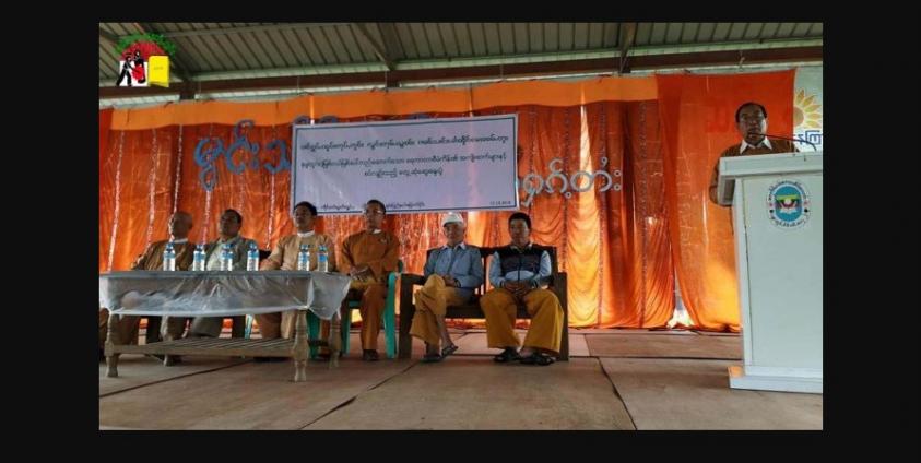 သီပေါမြို့နယ် သျှမ်းစာပေနှင့်ယဉ်ကျေးမှုခန်းမတွင် အောက်တိုဘာလ ၁၂ ရက် ယနေ့မနက် က သီပေါဒေသခံလူထု ၊ လွှတ်တော်အမတ်များ ၊ လယ်သမားများ စုစုပေါင်း အင်အား ၁၀၀၀ ခန့်တွေ့ဆုံ