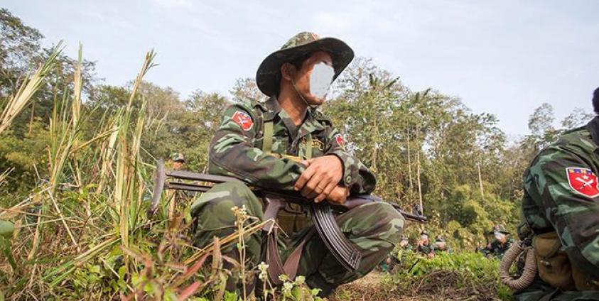 ရှမ်းနီတပ်ဖွဲ့(SNA)ဝင်များကို တွေ့ရစဉ်။