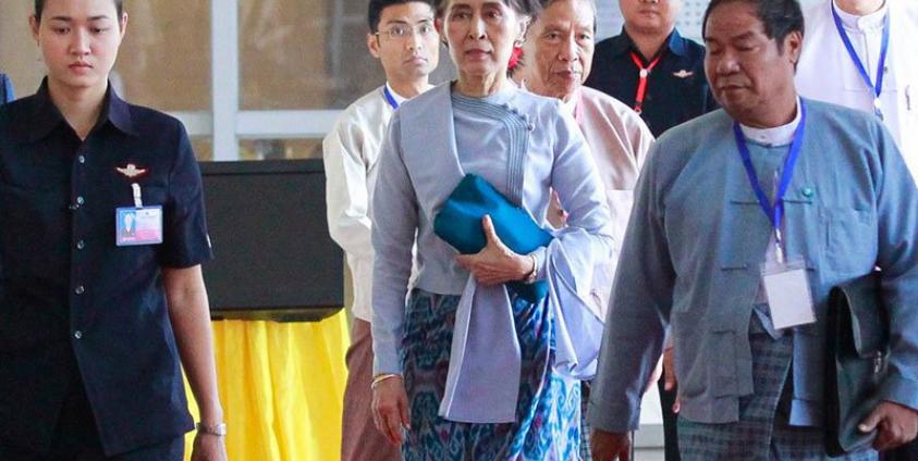 State Counsellor Aung San Suu Kyi (C). Photo: Min Min/Mizzima