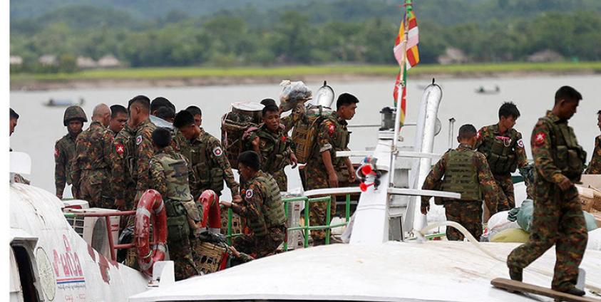 Myanmar soldiers arrive to Buthidaung jetty after ARSA attacks, at Buthidaung, August 29, 2017. Photo_Reuters