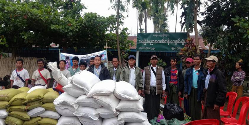 Providing food for IDPs in Mrauk-U Township/ Photo - U Tun Thar Sein