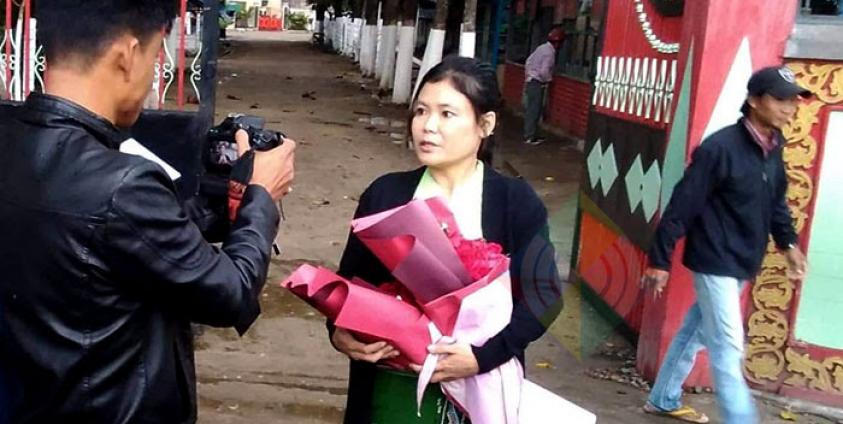 ဧပြီ ၅၊ ၂၀၁၉ မနက်ပိုင်း မြစ်ကြီးနား အကျဉ်းထောင်မှ ထွက်လာသော ဆရာမ နန်ပူ