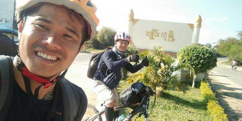 Photo by Oon Khur Lao/ စိုင်းဆိုင်ဟန်နှင့် စိုင်းအွန်ခေး ညီအကို သျှမ်းပြည် – ကျိုက်ထီးရိုးထိ စက်ဘီးစီးလှုပ်ရှားမှုပြု