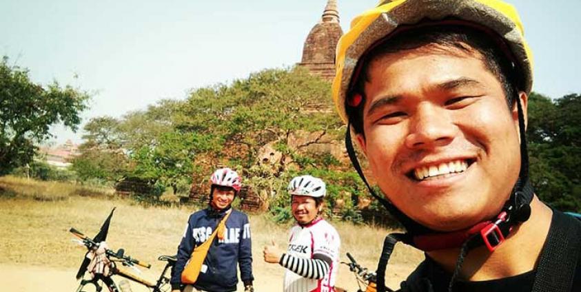 Photo Oon Khur Lao: ပုဂံရောက် စက်ဘီးစီး ခရီးသွားသျှမ်းညီအကိုများ