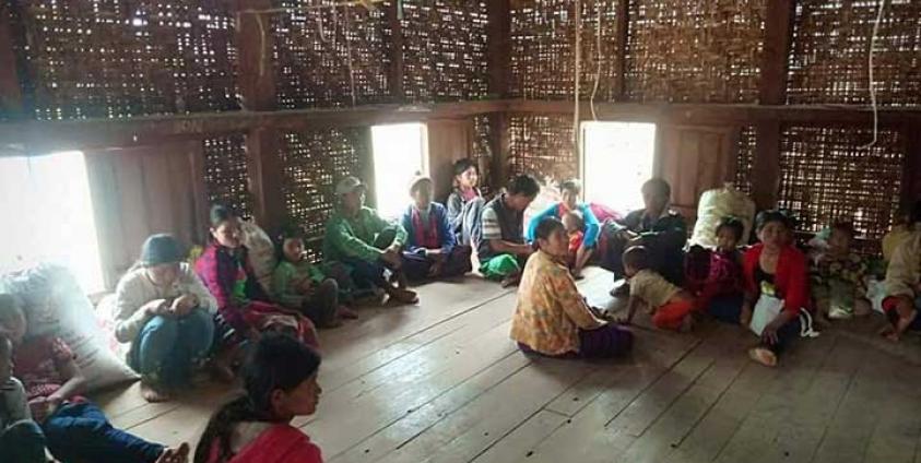 Photo Credit to Sipaw Youth / စစ်ဘေးရှောင် မန်လီရွာသားတချို့အားတွေ့ရစဉ်