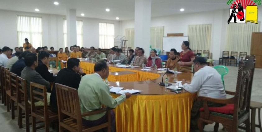 Photo by SHAN/ အစိုးရအဖွဲ့နှင့် သျှမ်းတောင် ၄ မြို့မှ တောင်သူများ ပထမဆုံးအကြိမ် မြေယာကိစ္စဆိုင်ရာ ဆွေးနွေးပွဲကျင်းပ