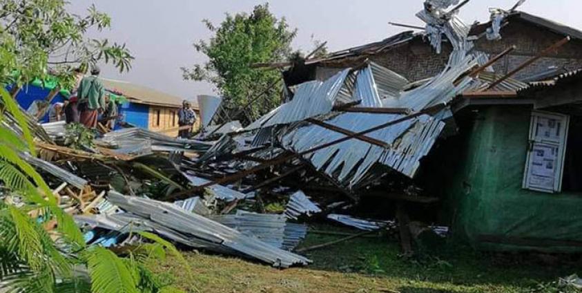 ဧပြီလ ၁၈၊ ၂၀၁၉  ည ၈နာရီ မုန်တိုင်းကြောင့် ပျက်စီးသွားသော မှော်ဝမ်းရပ်ကွက် ကွန်ကရစ်နဲ့ ဆောက်လုပ်ထားတဲ့ ကချင်မနောတိုင်