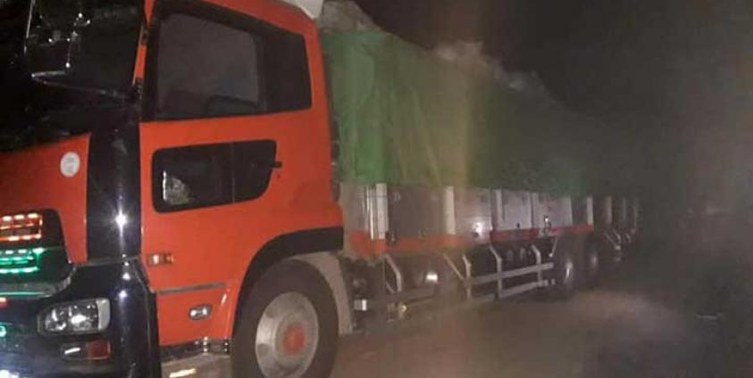 Photo by – Phyo Wai/ U Tin Maung Thein – နို၀င်ဘာလ ၂၉ ရက်ညက ကျောက်မဲမြို့တွင် ပစ်ခတ်ခံရသော နွားတင်ကား