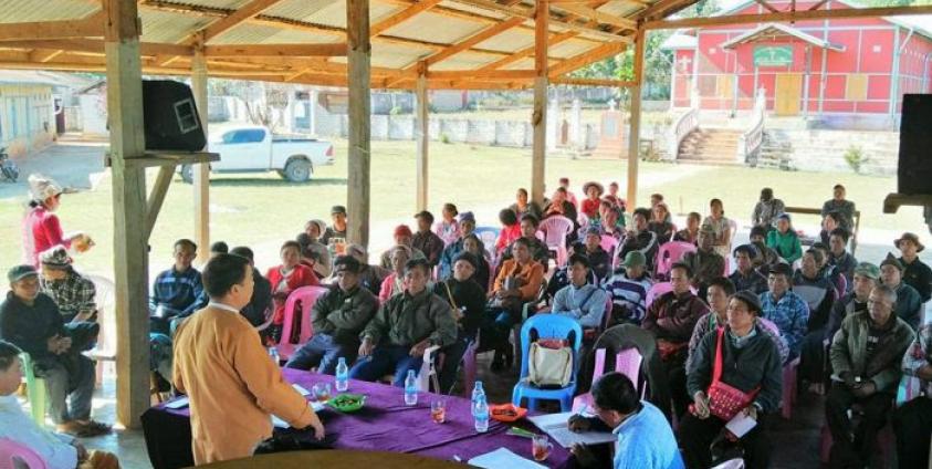Photo Credit to Sai Lern /လားရှိုး ခရိုင် SNLD အမျိုးသားလွှတ်တော်ကိုယ်စားလှယ် စိုင်းဝမ်းလျန်းခမ်း နှင့်အဖွဲ့ ဒေသခံလူထုနှင့်တွေ့ဆုံ