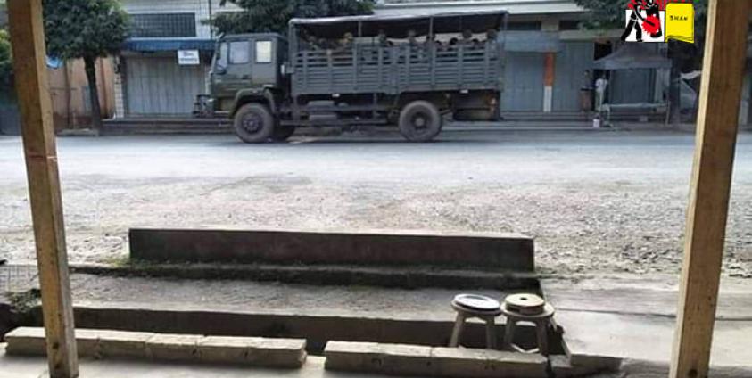 Photo by SHAN/ သိန္နီ အတွင်း မြန်မာ့တပ်မတော်ကား