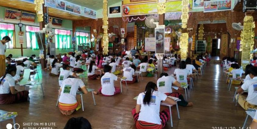 Photo credit to Mork Korn Num/ လွိုင်ကော်မြို့ ဓမ္မကျောင်းစာမေးပွဲ သျှမ်းလူငယ် ၀င်ရောက်ဖြေဆိုသူများပြား