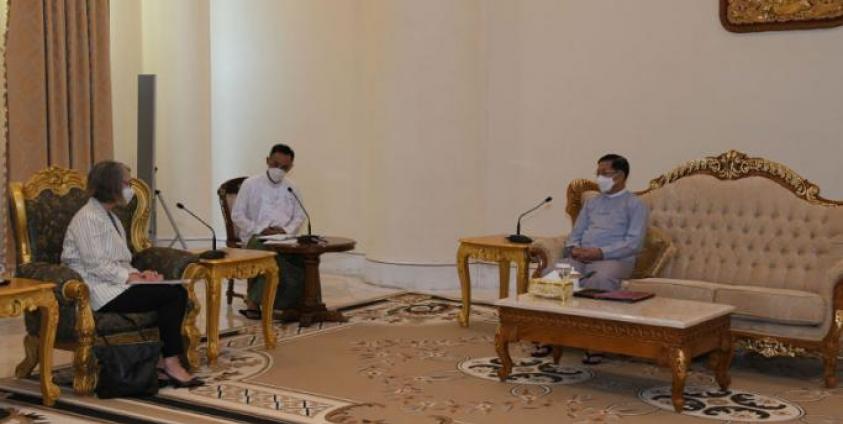 This handout photo taken on April 6, 2022 and released on April 7 by the Myanmar Military Information Team shows Australian ambassador Andrea Faulkner (L) meeting with Chief Senior General Min Aung Hlaing in Naypyidaw. Photo: AFP
