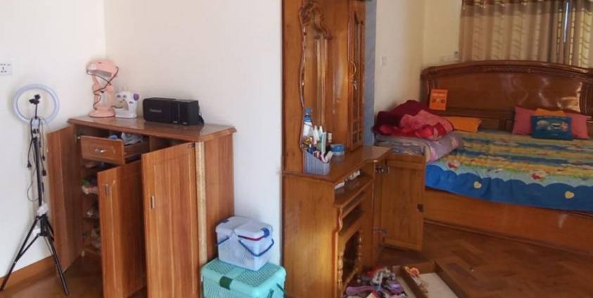 ဓားပြတိုက်ခံရသည့်နေအိမ်