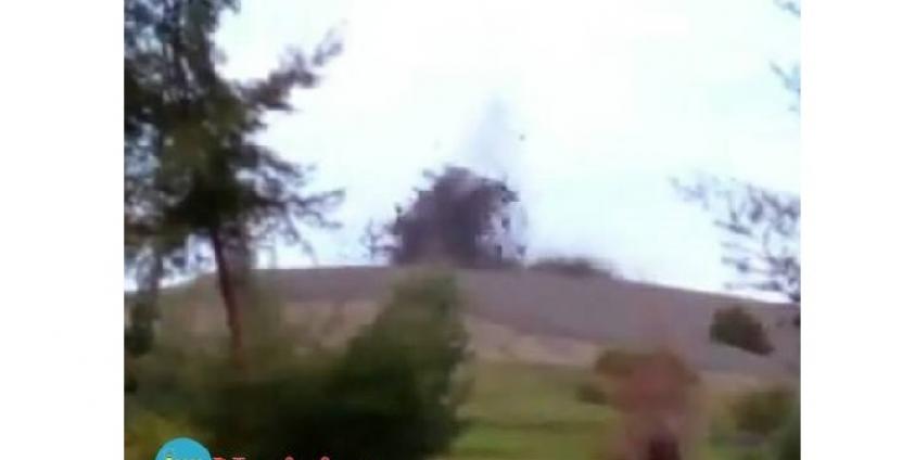 ဓာတ်ပုံ- မီးတောင်မှ မှုတ်ထုတ်နေသည့် ရွံ့ရည်များ မြင့်တက်နေသည်ကို တွေ့ရစဉ်