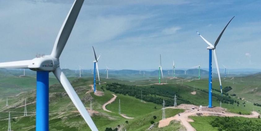 လေအားလျှပ်စစ်စီမံကိန်းတစ်ခုအား တွေ့ရစဉ်။