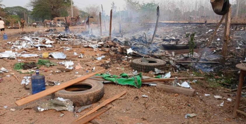 ဧပြီ ၉ ရက်၊ ဝန်းသိုမြို့နယ်၊ နန်းခမ်းရွာ လေကြောင်းတိုက်ခိုက်ခံရမှု။ ထိုလေကြောင်းတိုက်ခိုက်ခံရမှုအတွင်း ကလေးငယ်အပါအဝင် ၂၄ ဦးထက်မနည်း သေဆုံးခဲ့သည်။ (ဓါတ်ပုံ - Kawlin Info)