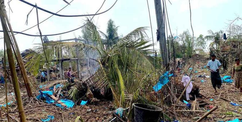 ၂၀၂၅ ခုနှစ်၊ မေလ ၁၃ ရက်တွင် ရသေ့တောင်မြို့နယ်၊ ထွန်းရဝေကျေးရွာကို စစ်ကောင်စီ ဗုံးကြဲပြီးနောက် တွေ့ရစဉ်။ ဓာတ်ပုံ - GEM