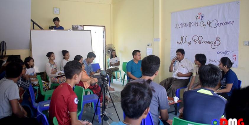 Photo by U Nay Min Kha/ ကျိုင်းတုံတွေ့ဆုံဆွေးနွေးပွဲ