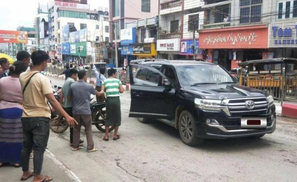 ပစ်ခတ်ခံရသည့် ပြည်သူ့စစ်