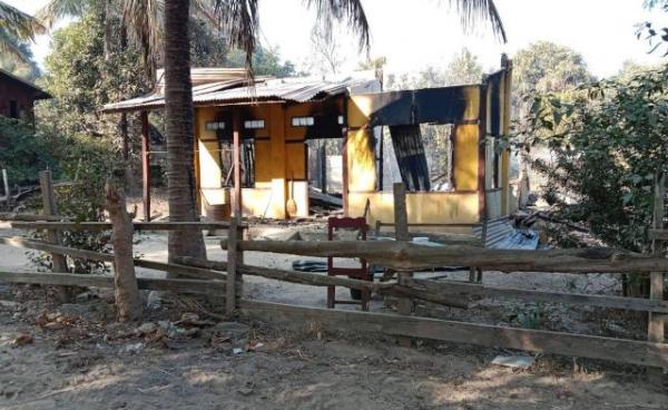 CJ (နန်စမ်းကျေးရွာက နေအိမ်အချို့ မီးရှို့ခံရသည့် ပုံ