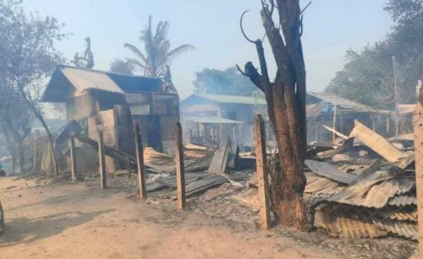 ခင်ဦးမြို့နယ် သတင်းနှင့်ပြန်ကြားရေး (၂၀၂၂ ခုနှစ် မေလ ၂ ရက်နေ့က အင်းပတ်ကျေးရွာက နေအိမ်များ မီးရှို့ခံလိုက်ရသည့် ပုံ)