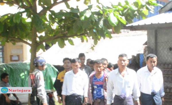 (မတ်လ ၄ ရက်နေ့ စစ်တွေမြို့နယ် တရားရုံးတွင် ရုံးထုတ်လာစဉ်)