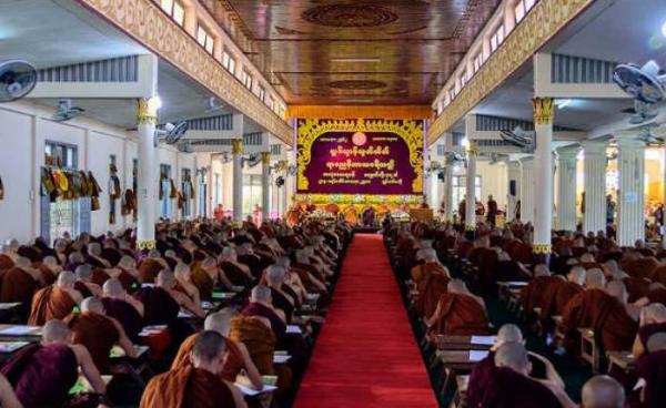 ရာမညဓမ္မာစရိယ ပရိယတ္တိစာမေးပွဲ ဖြေဆိုနေသော မွန်သံဃာများ(MNA)