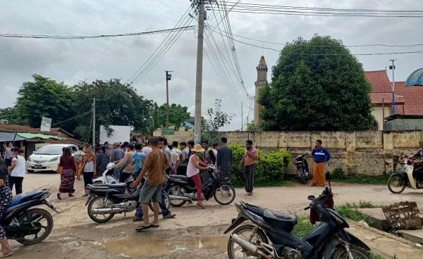 Photo- Local ( သေနတ်ထိမှန်သေဆုံးနေသည့် အမျိုးသား)