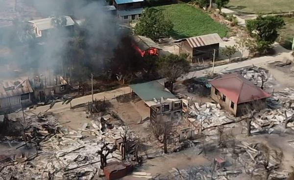 (23.4.2022 ရက်နေ့၊ ချောင်းဦးမြို့နယ်၊ အင်းမကျေးရွာကို ရွာလုံးကျွတ်နီးပါးကို ပျူစောထီးများက မီးတင်ရှို့သွားသော အခြေနေများ) Crd - Chaung U Revolution