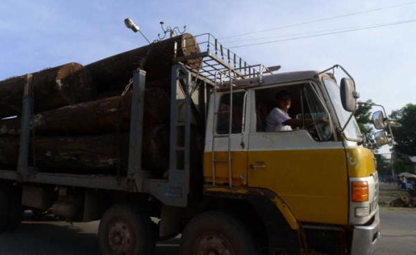 Logging truck, Strand Rd., Yangon. Photo: Mizzima