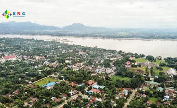 ဓာတ်ပုံ - မြစ်ကြီးနားမြို့ပုံ