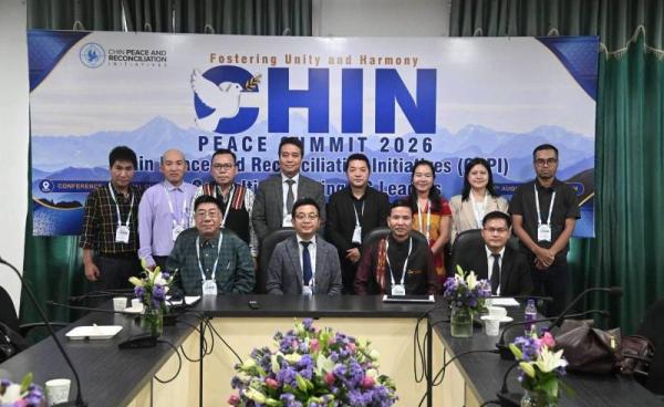 အိုက်ဇောလ်မြို့တွင် ချင်းတော်လှန်ရေးအဖွဲ့များ တွေ့ဆုံပွဲမြင်ကွင်း။