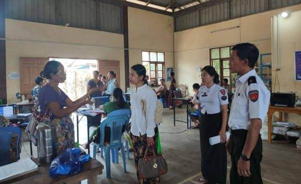 ဓာတ်ပုံ - (ကော့ကရိတ် အားကစားရုံမှ မှတ်ပုံတင်ရုံး မြင်ကွင်း - ပုံဟောင်း / Crd)