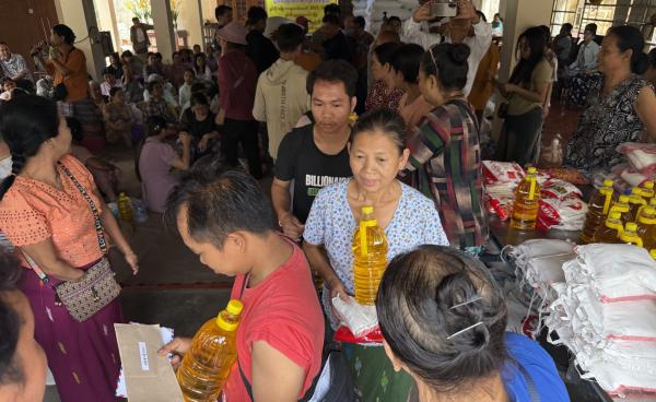 ဓါတ်ပုံ - (စစ်ရှောင်များ / Crd)
