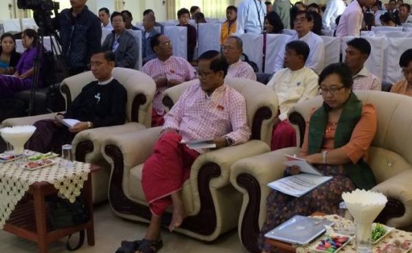 Nai Hongsa at the CBOs and Peace Process Forum