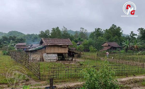 ဓာတ်ပုံ - (ကျောက်တော်မြို့နယ်၊ ယိုးချောင်းဒေသရှိ ကျေးရွာတစ်ရွာကို တွေ့ရစဉ် / DMG)