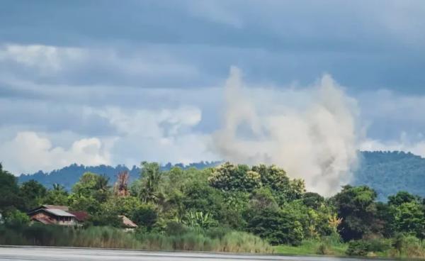 ရွှေကူမြို့နယ်အတွင်း ဇင်းဘုံကျေးရွာ၌ ပေါက်ကွဲမှုဖြစ်ပွားခဲ့သည့် မြင်ကွင်း