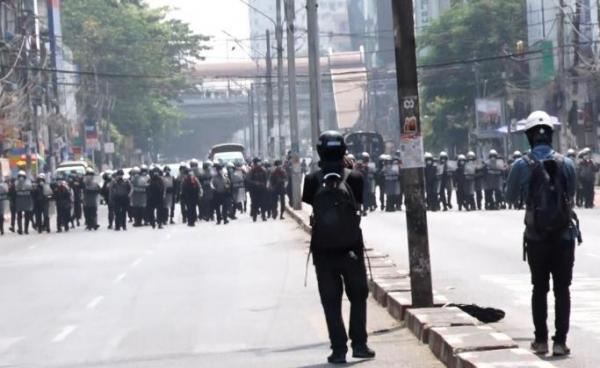 ရန်ကုန်မြို့ လှည်းတန်းတွင်၂၀၂၁ ခုနှစ်၊ ဖေဖော်ဝါရီလအတွင်းက မြင်ကွင်း