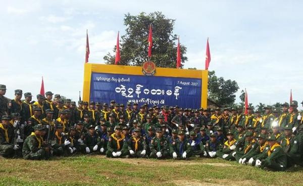 မွန်ပြည်သစ်ပါတီတပ်ဖွဲ့ဝင်များ(photo: Facebook)