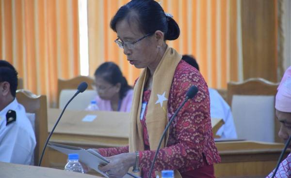 ပြည်နယ်လွှတ်တော်ကိုယ်စားလှယ် ဒေါ်ခင်မျိုးမြင့်(MNA)