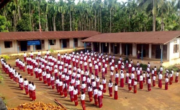 မွန်အထကကျောင်းများတွင် ဝါရင့်ဆရာများခန့်အပ်ရန်အခက်အခဲရှိနေ