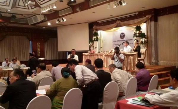 Ethnic armed organizations meeting in Chiangmai on the second day of their summit, 29 September 2015. (Photo: Karen News)