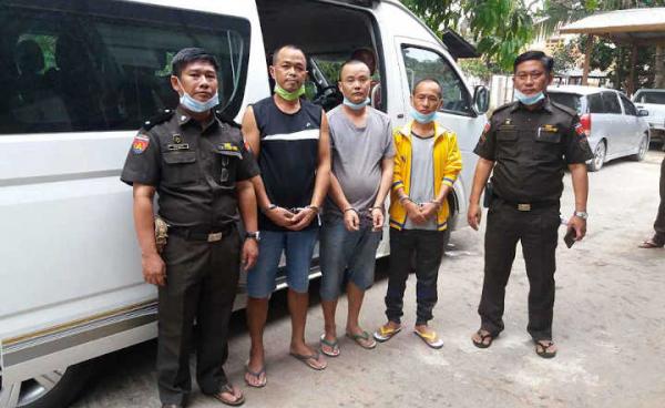 ဖမ်းဆီးရမိတဲ့ တရုတ်နိုင်ငံသားကို မြင်တွေ့ရစဉ်။ (ဓါတ်ပုံ – ကယားပြည်နယ်လဝက Facebook)