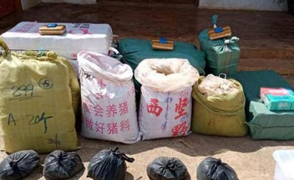 တပ်မတော်ကာကွယ်ရေးဦးစီးချုပ်ရုံး၊ ကွတ်ခိုင်မြို့နယ်၊ လွယ်ခမ်ကျေးရွာအတွင်း ငွေကျပ် ၂၄ ဘီလီယံတန်ဖိုးရှိ မူးယစ်ဆေးဝါး များဖမ်းဆီးရမိစဉ်။