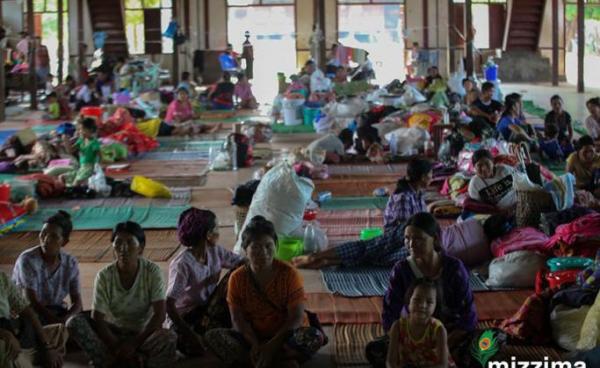 ကချင် တိုက်ပွဲရှောင်များကိုတွေ့ရစဉ်