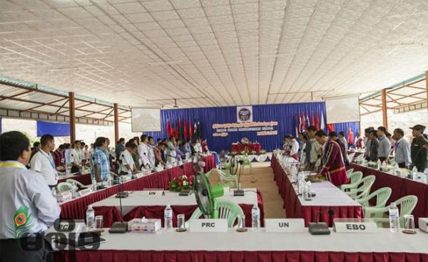 ကေအန်ယူဌာနချုပ် လော်ခီးလာတွင် ဇွန်နှစ်ရက်က စတင်ကျင်းပသည့် တိုင်းရင်းသား လက်နက်ကိုင် ခေါင်းဆောင်များ၏ အစည်းအဝေး ရှစ်ရက်မြောက်နေ့အဖြစ် ဇွန် ၉ ရက်က ဆက်လက်ဆွေးနွေးစဉ်။ (ဓာတ်ပုံ - ဟောင်ဆာ (ရာမည)၊ မဇ္ဈိမ)