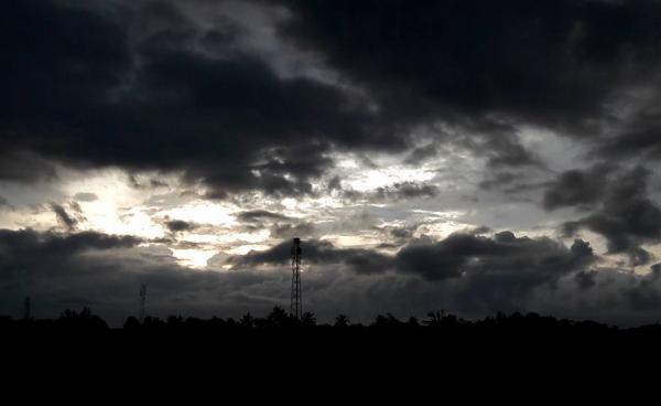 နံနက်ခင်း ရောင်နီမသမ်းမီ(photo/Facebook)