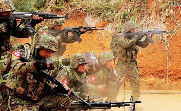 ဓါတ်ပုံ - ရက္ခိုင့်တပ်တော်