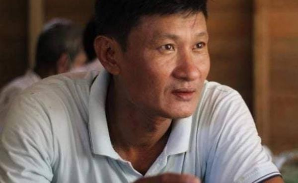 ဓာတ်ပုံ - ဖမ်းဆီးခံလိုက်ရသည့် ဦးလူနီနှင့် သူ့အား ဖမ်းဆီးခေါ်ဆောင်သွားသည်ကိုတွေ့ရစဉ်။