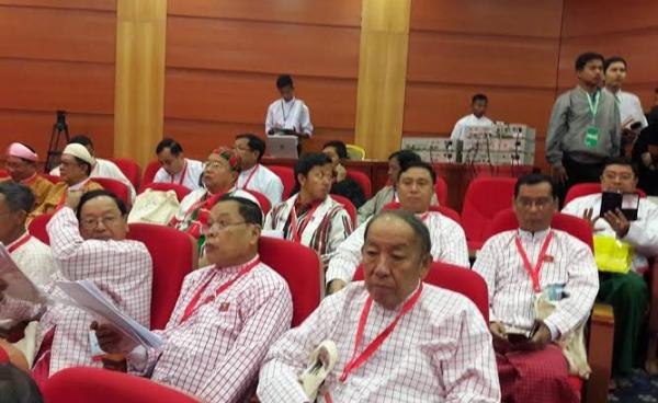 ပည်ထောင်စုငြိမ်းချမ်းရေးညီလာခံတက်ရောက်သော မွန်နိင်ငံရေးပါတီခေါင်းဆောင်များ(Kyaw Zayra Oo)